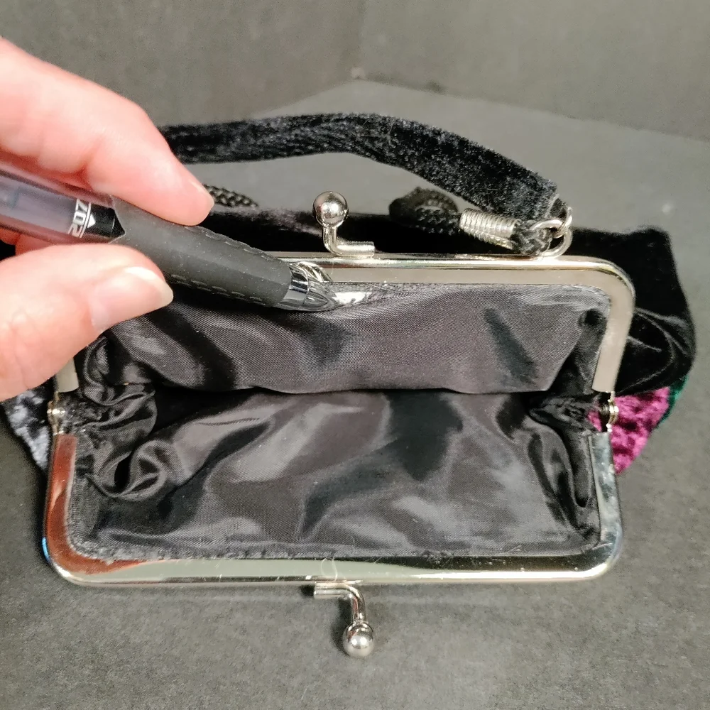 🎄A SMALL CLUTCH⭐